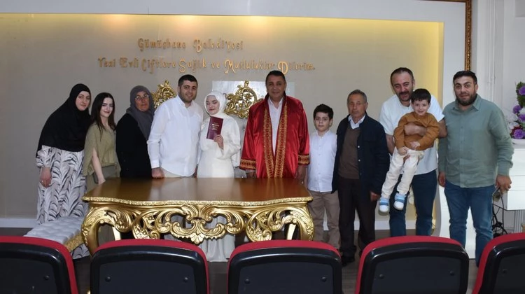 BAŞKANIMIZ, KÜBRA KUDUŞ VE EMRAH ARSLAN KARDEŞLERİMİZİN NİKAH AKDİNİ GERÇEKLEŞTİRDİ