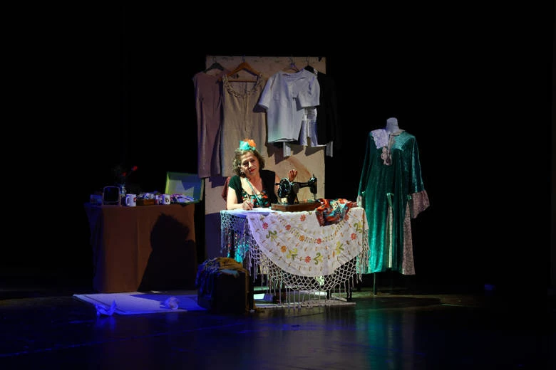 Aktif Yaşlı Merkezi tiyatrocuları sahnede parladı