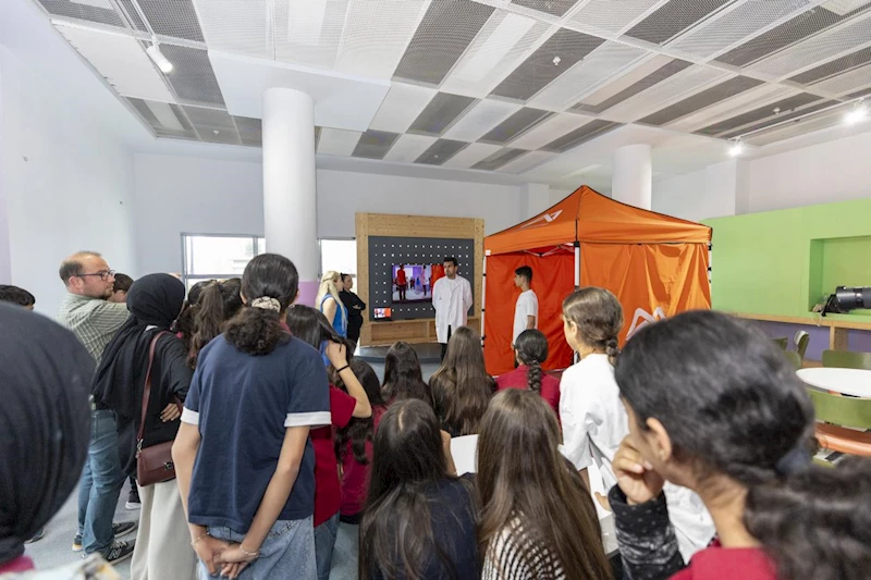 Mersin Büyükşehir Belediyesi’nden Öğrencilere Sanal Gerçeklik ile Afet Eğitimi