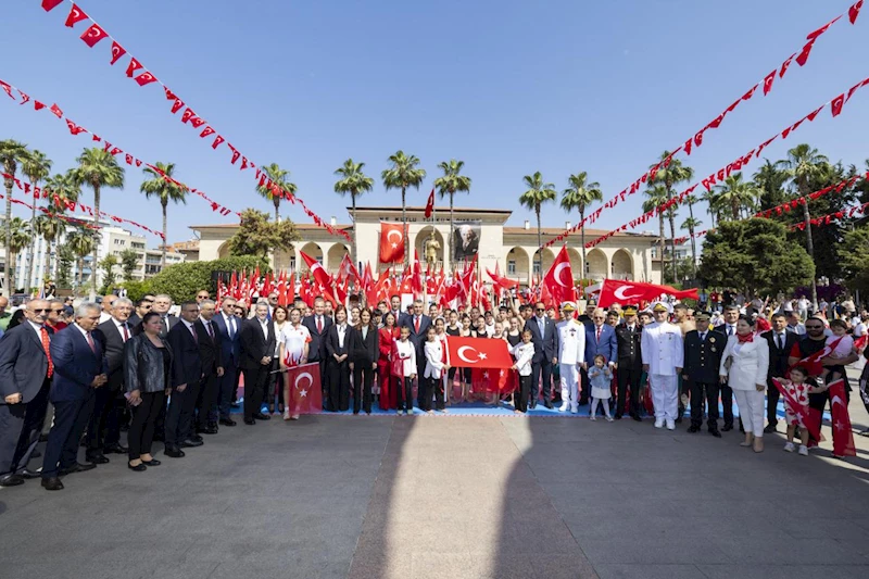 Başkan Seçer ve Meral Seçer, ‘19 Mayıs Atatürk’ü Anma, Gençlik ve Spor Bayramı’ Kutlama Programına Katıldı