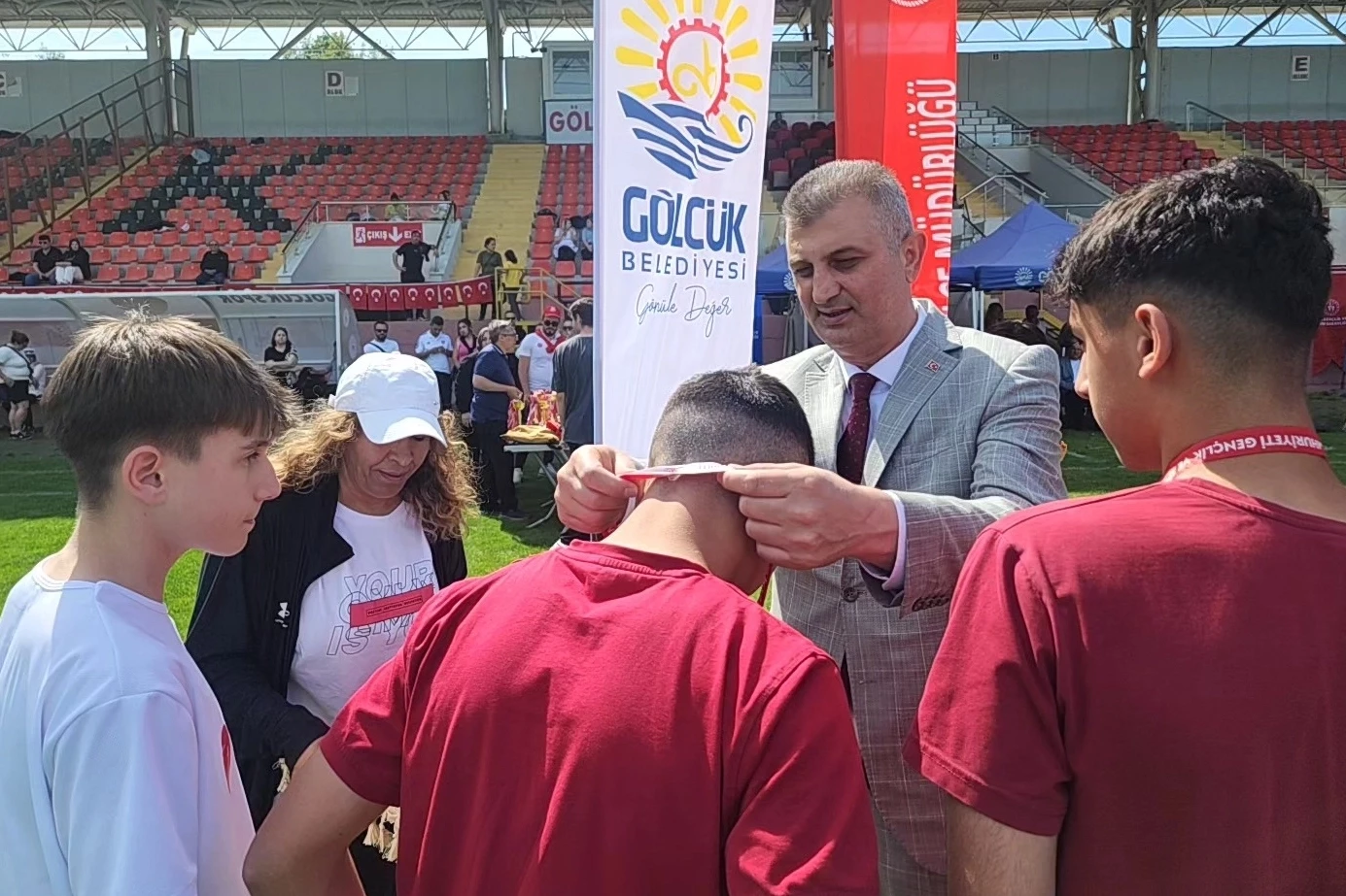 Gölcük 19 Mayıs şampiyonlarını ödüllendirdi
