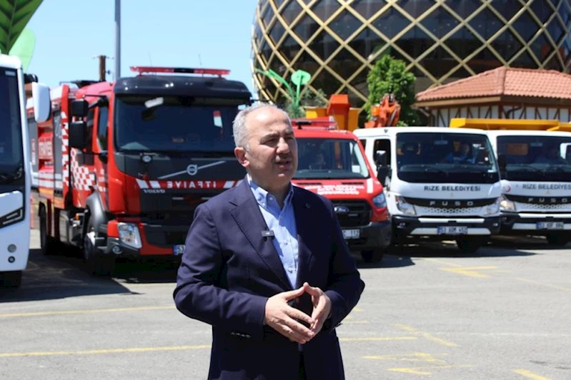 RİZE BELEDİYESİ 24 YENİ MAKİNE ve ARACI DAHA BÜNYESİNE KATTI