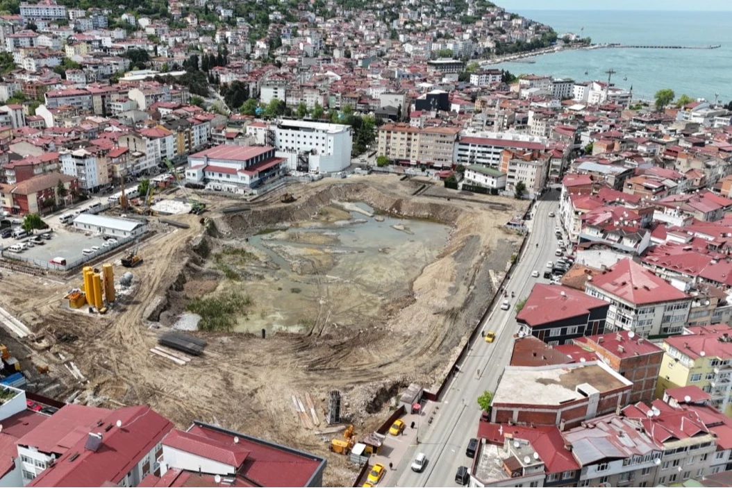 2 bin araçlık otopark inşaatı başladı