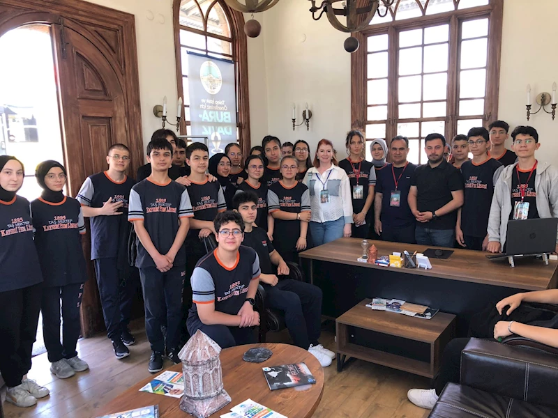Büyükşehir, Kayseri Fen Lisesi Öğrencilerini Tarihi Saat Kulesi’nde Ağırladı