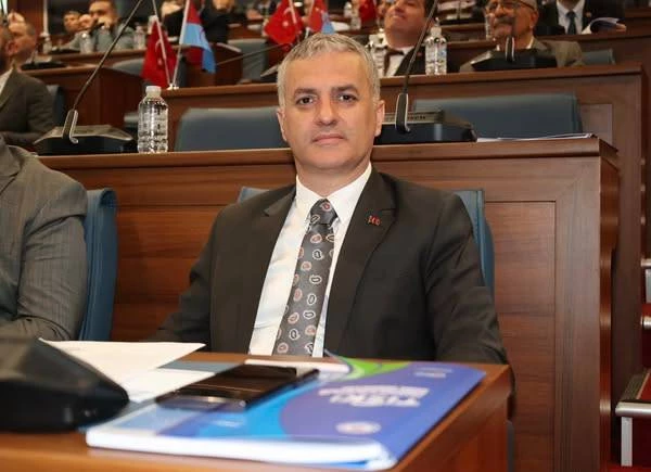 BAŞKANIMIZ BÜYÜKŞEHİR MECLİSİNDE DÜZENLENEN TİSKİ GENEL KURULUNA KATILDI