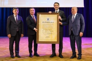 Enerji ve Tabii Kaynaklar Bakanı Sn. Alparslan Bayraktar’a Fahri Hemşehrilik Beratı verildi.