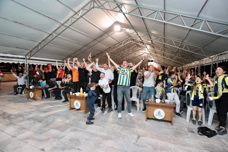 Nevşehirliler Suvermez Kapadokyaspor’un Tarihi Zaferini Dev Ekrandan İzledi