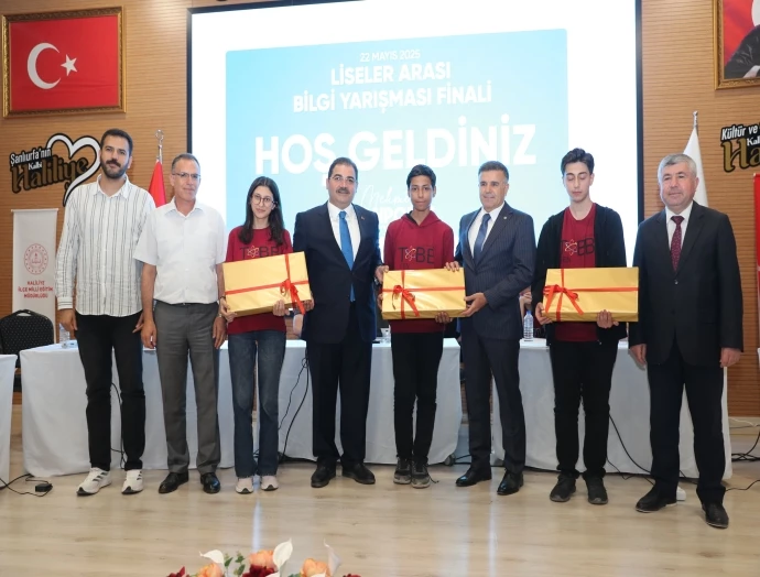 HALİLİYE’DE BİLGİ YARIŞMASI FİNALİ GERÇEKLEŞTİRİLDİ