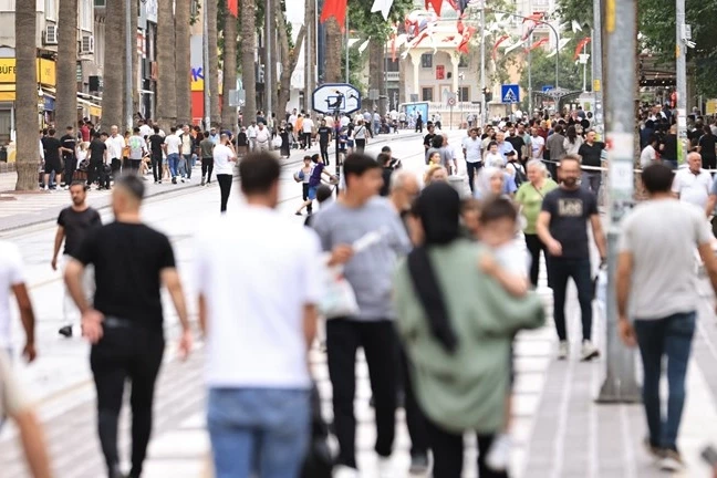 Denizli’nin kalbi yine bulvarlarda attı