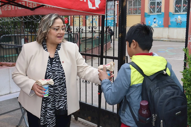 BESLENME SAATİ PROJESİ BU SABAH 3 OKULDA DAHA DEVAM ETTİ