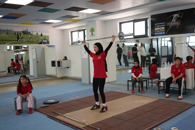 ŞEHİTKAMİL’DE HALTER KURSU AÇILDI