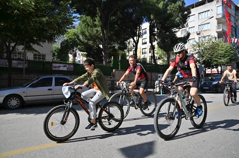 Manisa’da Pedallar Çevre için Çevrildi