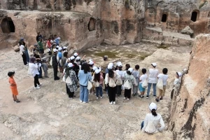 Bin 60 kadın ve çocuk, kentin tarihini yerinde gördü