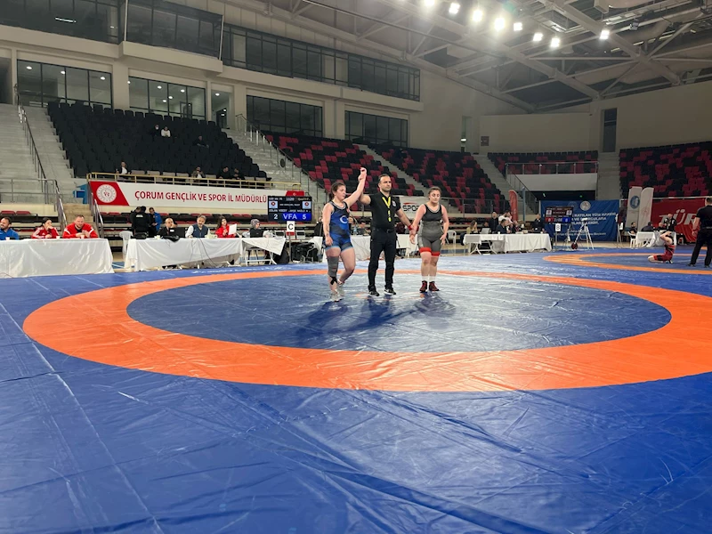 -BAŞARILI GÜREŞÇİLER TÜRKİYE ŞAMPİYONASI’NA VE ULUSLARARASI ŞAMPİYONALARA KATILACAKLAR