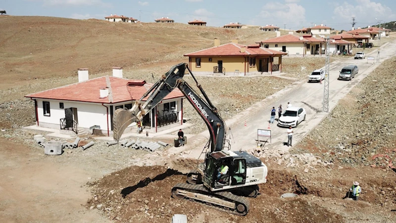 7 İlçe 34 Mahallede Köy Evlerine 240 Milyonluk Altyapı Yatırımı