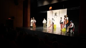 Amed Tiyatro Festivali’nde ‘Bekoyê Ewan’ oyunu sahnelendi