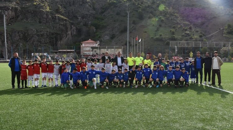 BAŞKANIMIZ, U-11 YAŞ GRUBUNDA FUTBOL OYNANAN MÜSABAKALARI İZLEDİ