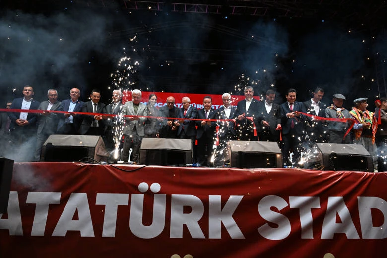 Kumluca Atatürk Stadyumu’nun resmi açılışı gerçekleştirildi