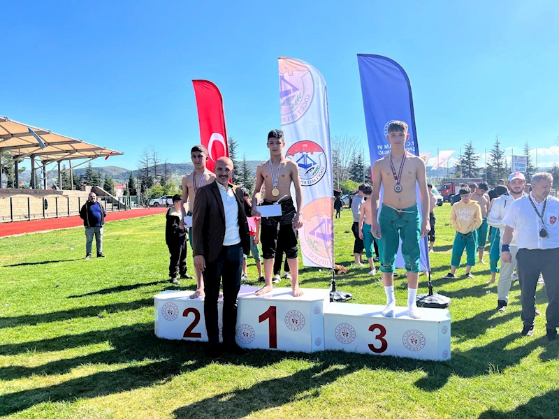 -GÜREŞ SPORCULARINDAN 2 BİRİNCİLİK, 1 ÜÇÜNCÜLÜK