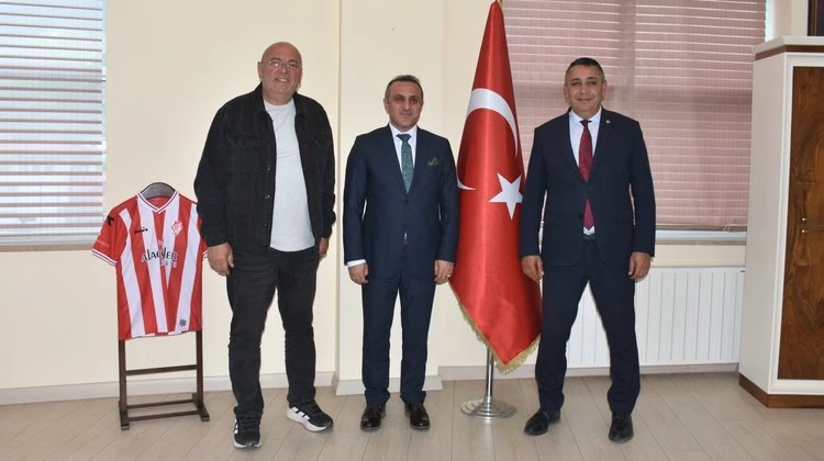 BAŞKANIMIZ, GŞÜ REKTÖRLÜĞÜNE ATANAN PROF. DR. SAYIN OKTAY YILDIZ’A HAYIRLI OLSUN ZİYARETİNDE BULUNDU