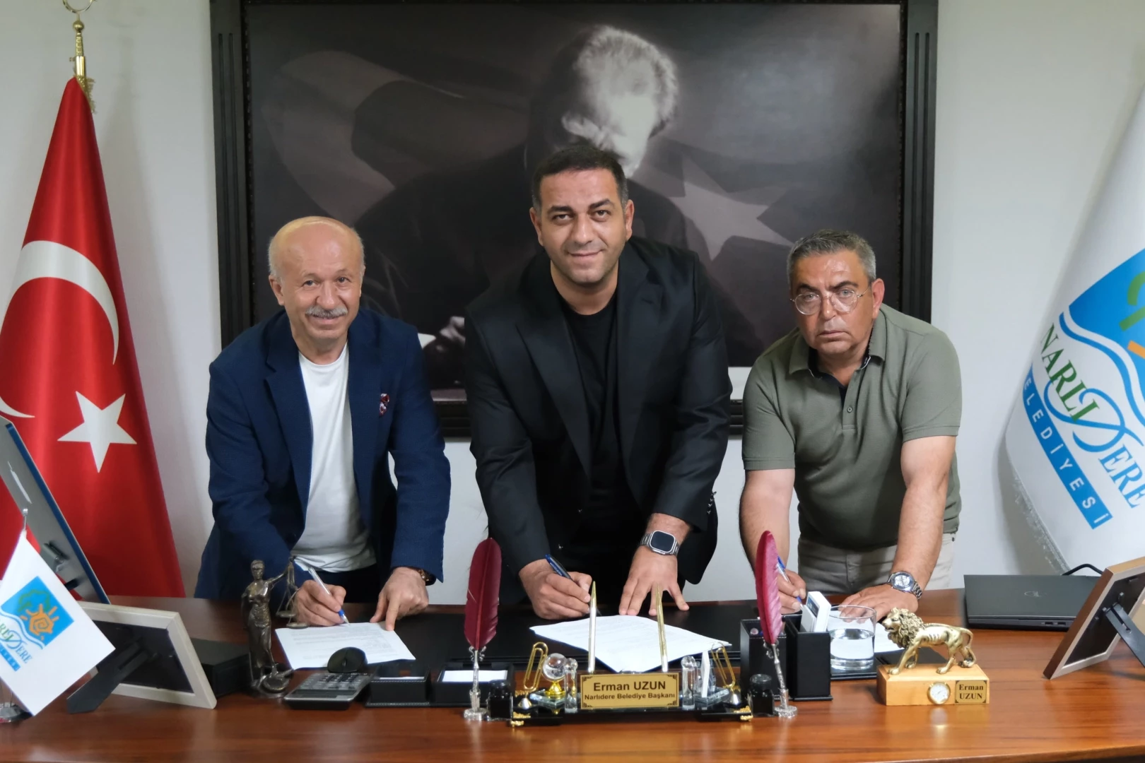 İzmir Narlıdere’de, toplu iş sözleşmesinde imzalar atıldı