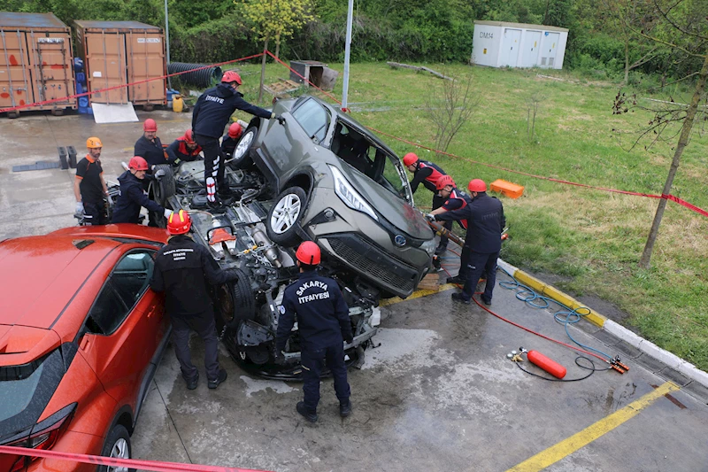 Büyükşehir itfaiyesi eğitimlerle farklı şehirlerin adresi oluyor