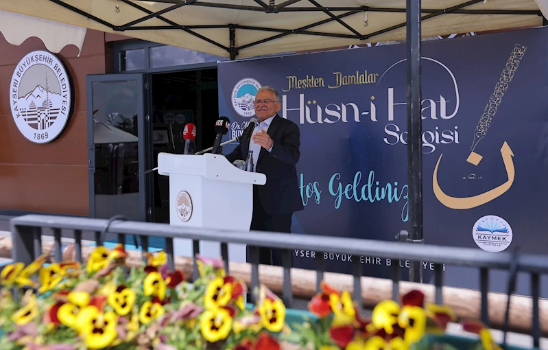 Sanatçının Dostu Başkan Büyükkılıç, Hüsn-i Hat Sergisi’ni Açtı