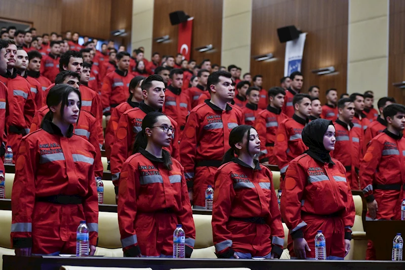 MANSUR YAVAŞ 300 YENİ İTFAİYE PERSONELİ İLE BİR ARAYA GELDİ