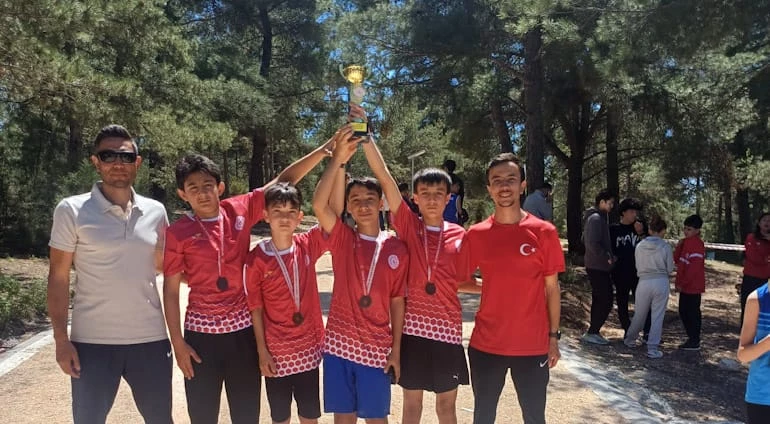 KÜTAHYA BELEDİYESPOR KULÜBÜMÜZ BÖLGE ŞAMPİYONU OLDU