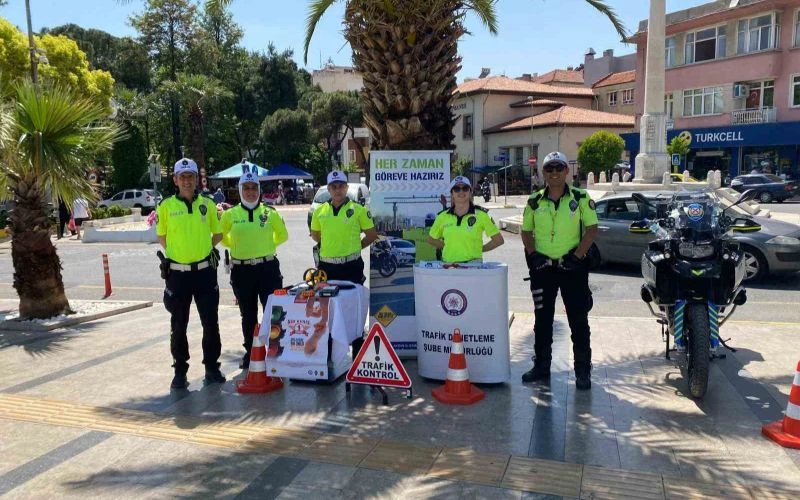 Trafik Ekipleri, Vatandaşları Bilgilendirdi