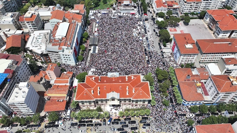 On Binlerle Birlikte Başkanımızı Son Yolculuğuna Uğurladık