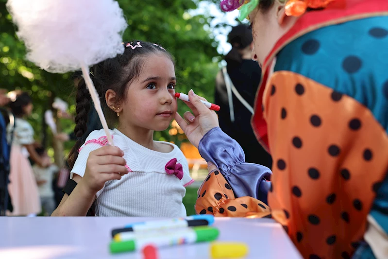 Büyükşehir çocuklar için bayrama neşe kattı: 3 gün boyunca doyasıya güldüler, eğlendiler