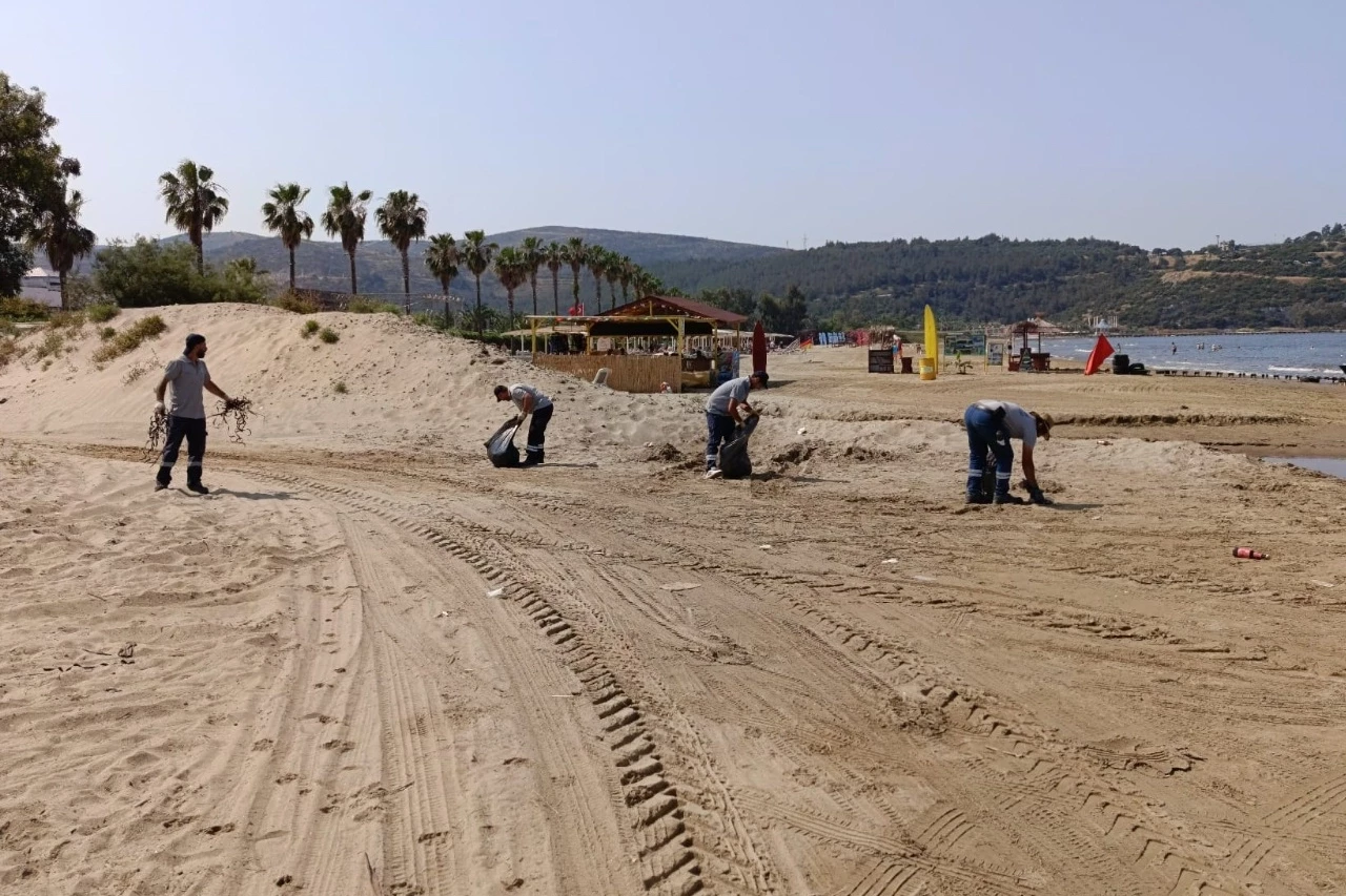 Efes Selçuk’ta bayram sonrası temizlik seferberliği