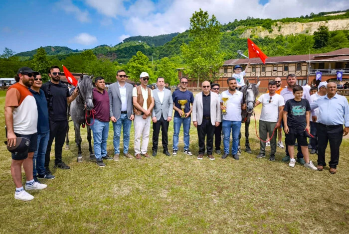 ÜNYE’DE RAHVAN AT YARIŞLARI HEYECANI