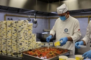 BÜYÜKŞEHİR AŞEVİ, KURBAN BAĞIŞLARIYLA BİNLERCE SOFRAYI ŞENLENDİRECEK