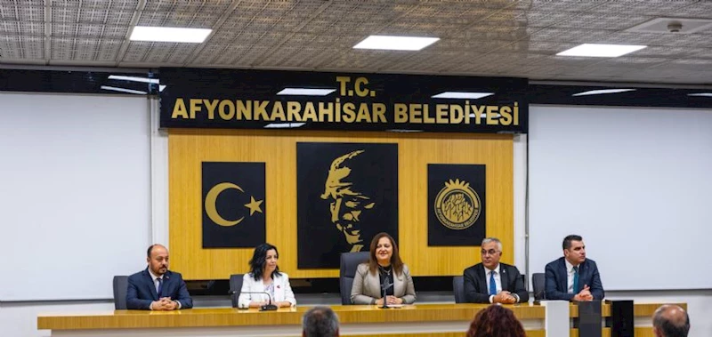 BAŞKANIMIZ BURCU KÖKSAL PERSONELİYLE BAYRAMLAŞTI