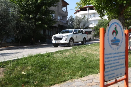 PAMUKKALE BELEDİYESİ KARASİNEKLE MÜCADELEYE DEVAM EDİYOR