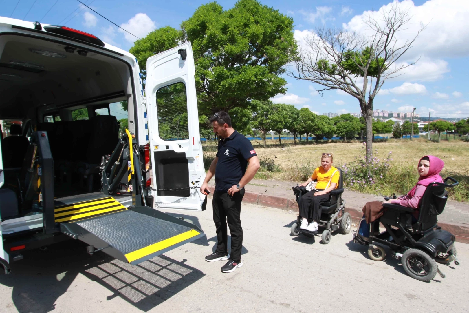 Bir rampa, iki hayat; “Engelsiz Taksi” umut oluyor