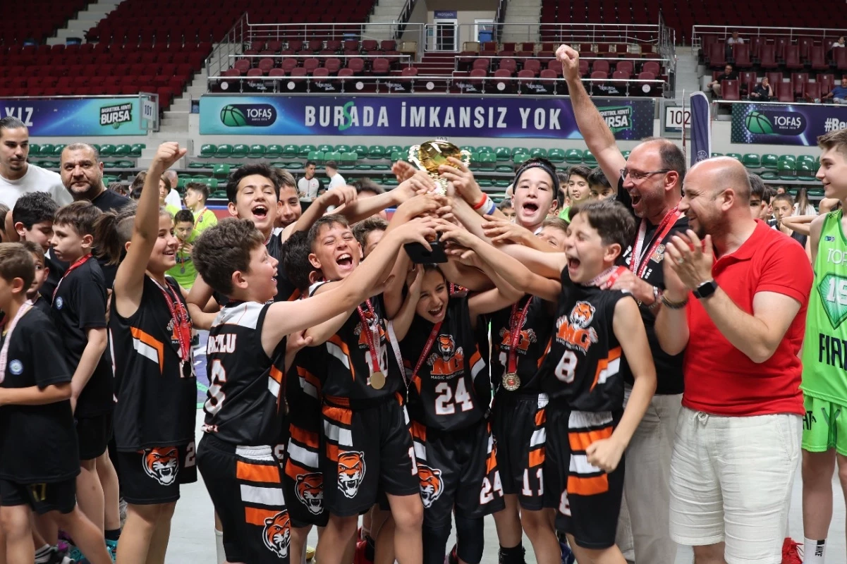 Basketbolda sezon finali Bursa’da yapıldı