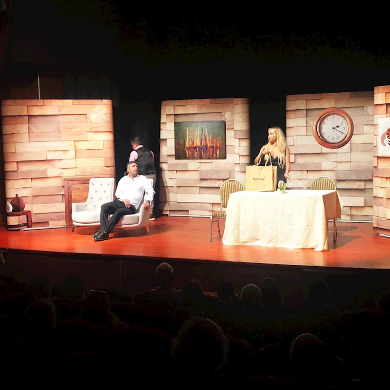 Eyüpsultan’da tiyatroya yoğun ilgi: Sanat dolu akşamlar sürüyor!