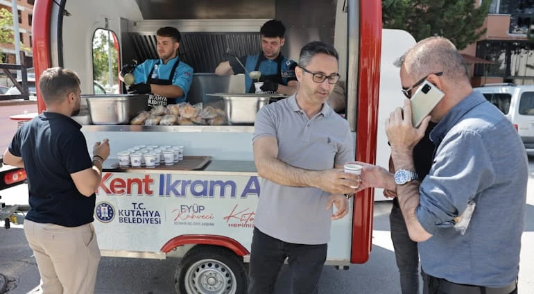 KÜTAHYA BELEDİYEMİZDEN SINAV SABAHI SICACIK BİR DESTEK