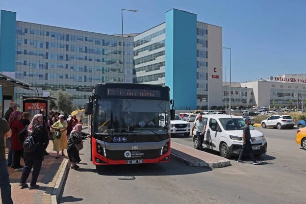 Antalya Büyükşehir’den Şehir Hastanesi’ne kolay ulaşım