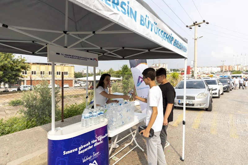 Büyükşehir, LGS’ye Giren Öğrencileri Sınav Günü de Yalnız Bırakmadı