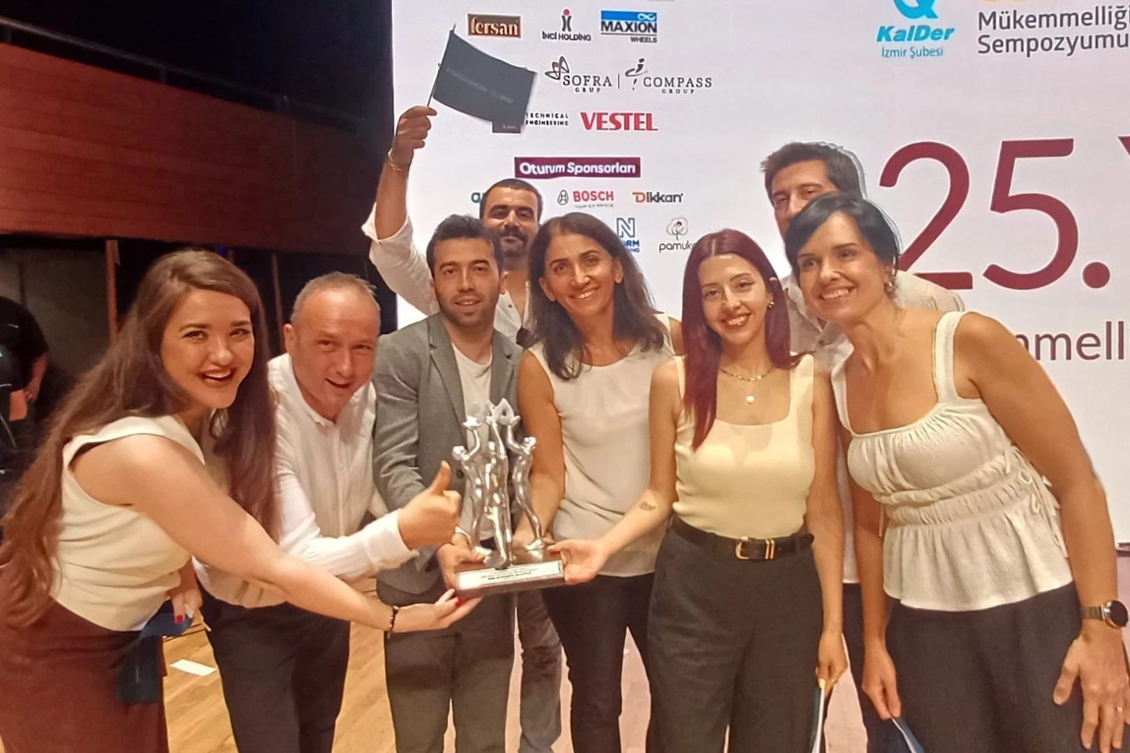 İzmir Büyükşehir Mükemmelliği Arayış Sempozyumu’ndan ödülle döndü