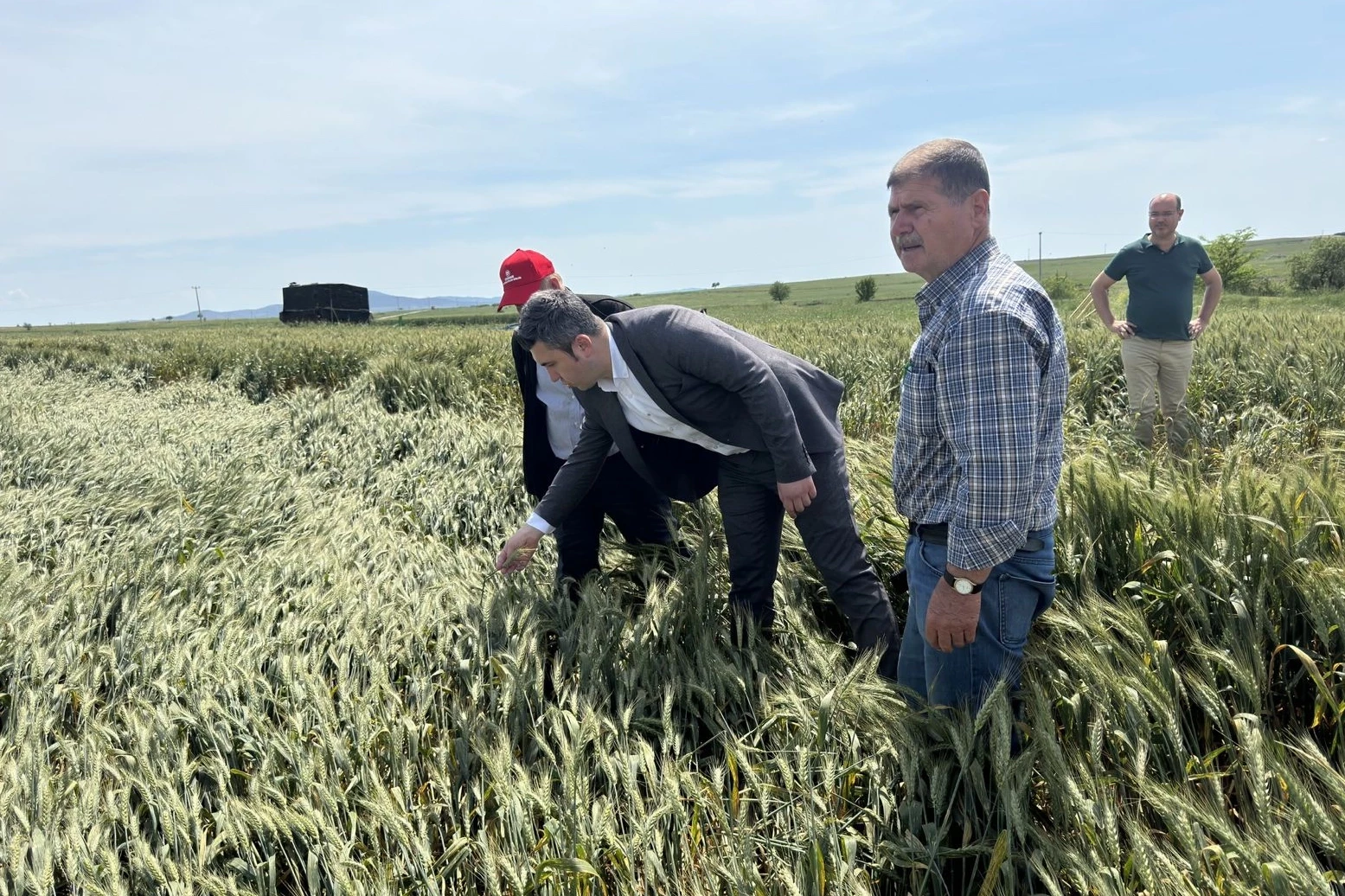 CHP Keşan AK Partilileri tarlaya davet etti!