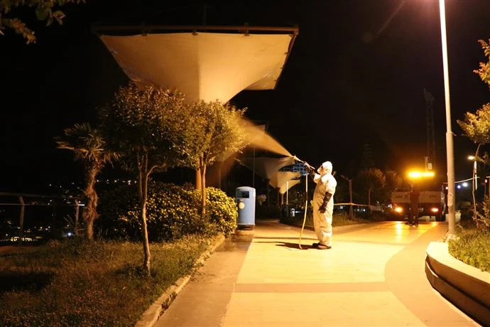 ALANYA BELEDİYESİ’NDEN YEŞİL ALANLARDA ZİRAİ MÜCADELE