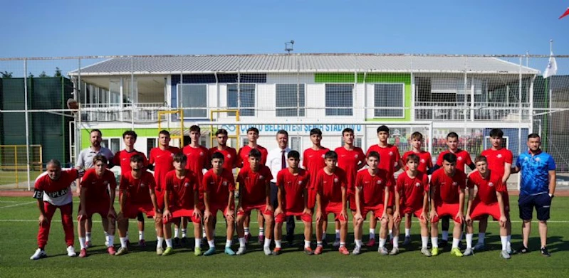 Başkan Sarıkurt`tan Genç Futbolculara Tam Destek