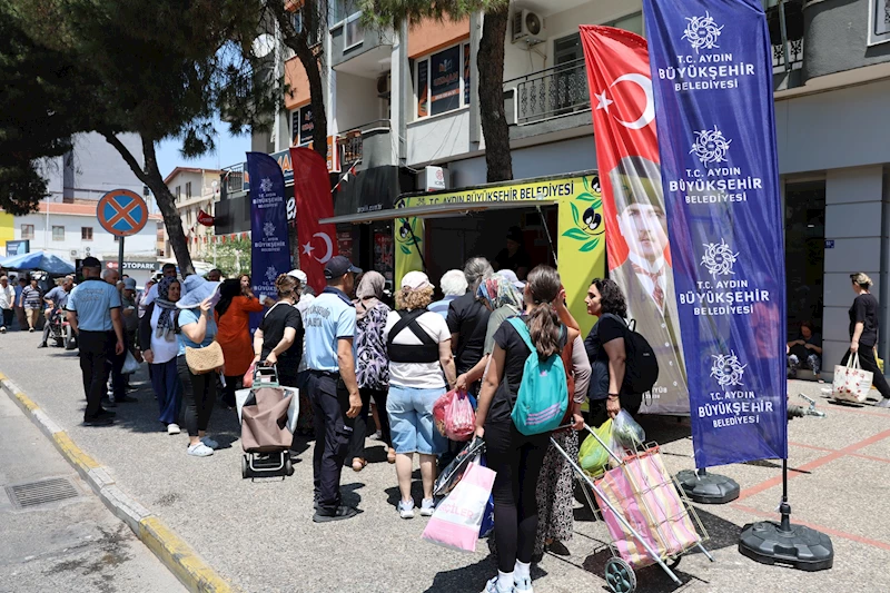 BAŞKAN ÇERÇİOĞLU’NDAN PAZARCI ESNAFINA SICAK GÜNLERDE SERİN DESTEK