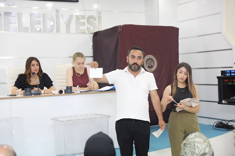 İpekyolu Belediyesi’nde Seçim Yapıldı: Eşbaşkan Uzunay Seçildi