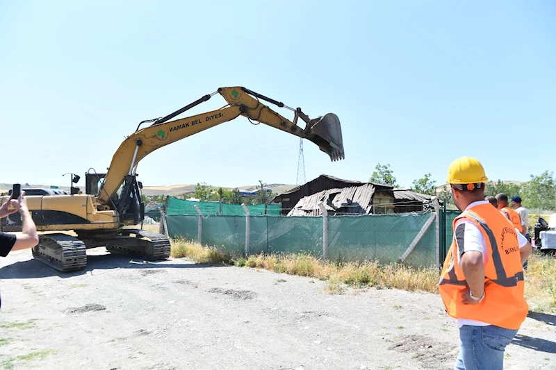 Mamak’ta Kaçak Yapılarla Mücadele Sürüyor